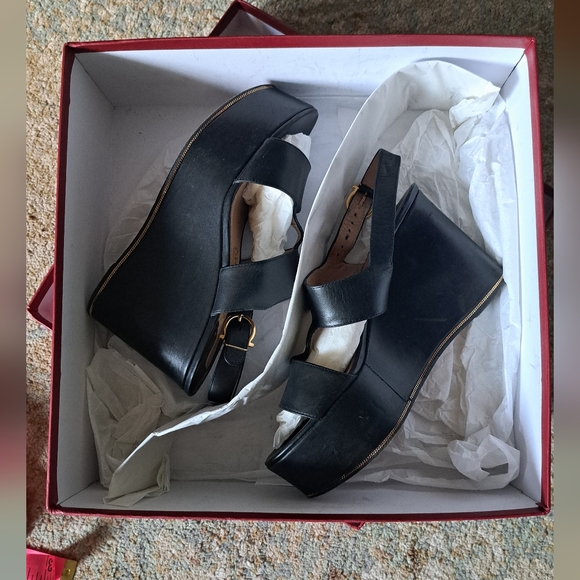 Ferragamo Wedges, Black, Size 7 - Picture 3 of 8